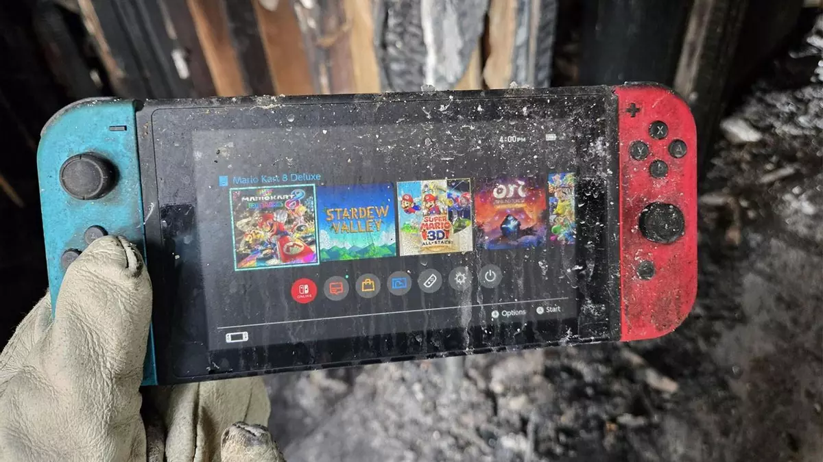 Ni las llamas pueden con Switch: la consola sobrevive a un terrible incendio