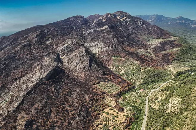 Les fotos de l'incendi de Paüls a vista de dron