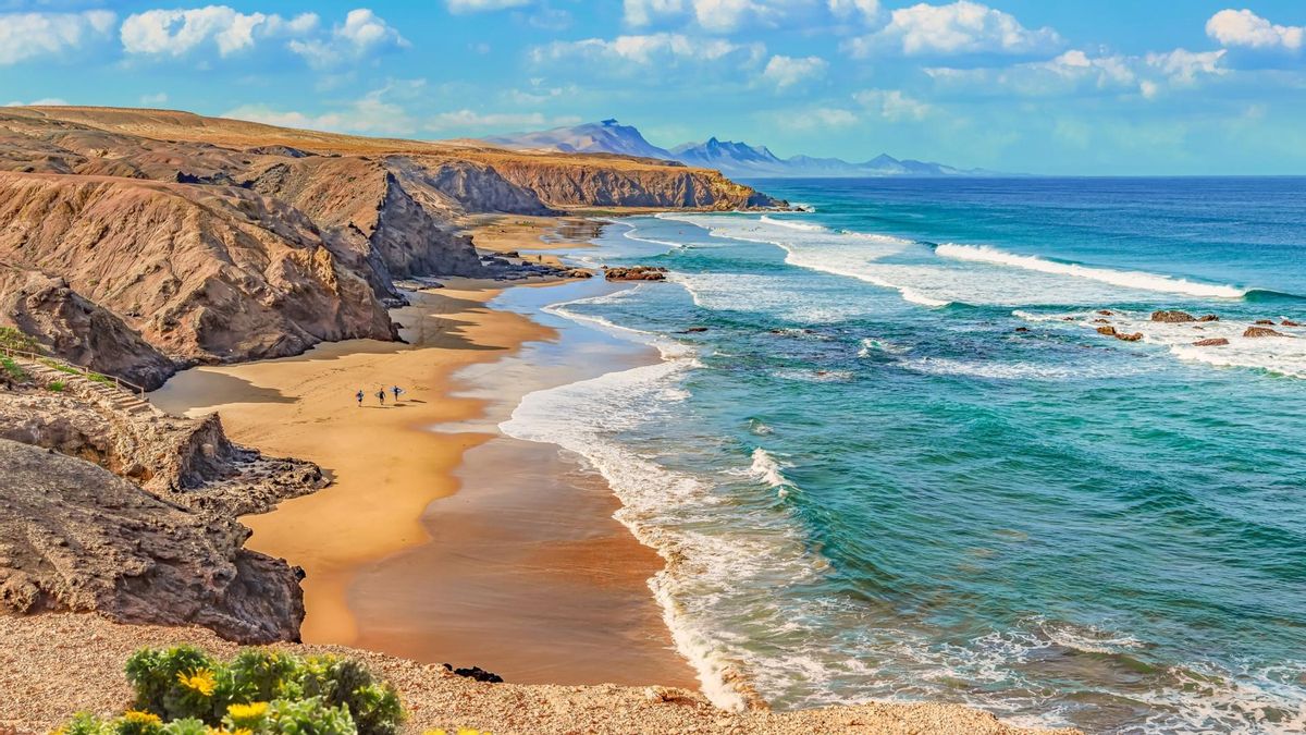 Parece Australia, pero está en España: una la misteriosa playa con acantilados en un lugar sagrado